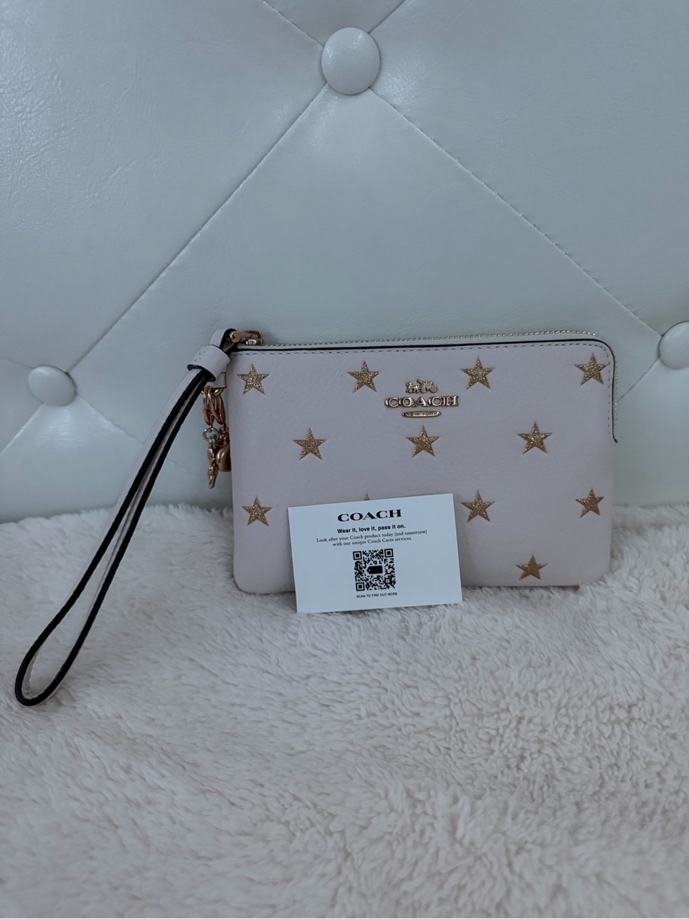 COACH Star Print Corner Zip Wristlet – Cream/White